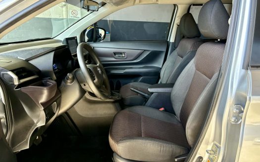 2025 TOYOTA AVANZA E A/T. (BRAND NEW CONDITION).