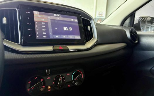 2022 KIA STONIC EX A/T.