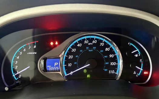 2014 TOYOTA SIENNA XLE A/T.