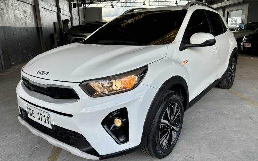 2022 KIA STONIC EX A/T.