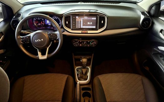 2022 KIA STONIC EX A/T.