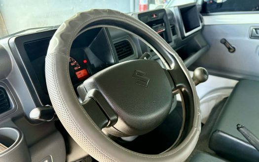 2021 SUZUKI CARRY PASSENGER TYPE VAN.