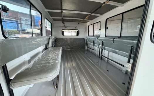 2021 SUZUKI CARRY PASSENGER TYPE VAN.