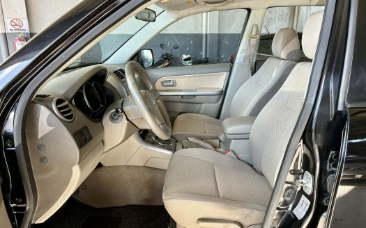 2011 SUZUKI GRAND VITARA GLX 4X2 A/T.