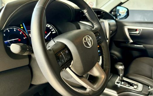 2024 TOYOTA FORTUNER V DIESEL 4X2 A/T. (BRAND NEW CONDITION).