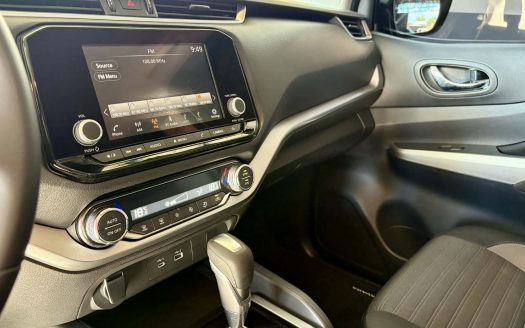 2025 NISSAN NAVARA VE CALIBRE 4X2 A/T. (BRAND NEW CONDITION).