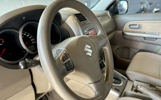 2011 SUZUKI GRAND VITARA GLX 4X2 A/T.