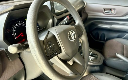 2025 TOYOTA AVANZA E A/T. (BRAND NEW CONDITION).