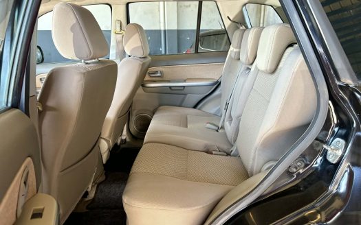 2011 SUZUKI GRAND VITARA GLX 4X2 A/T.