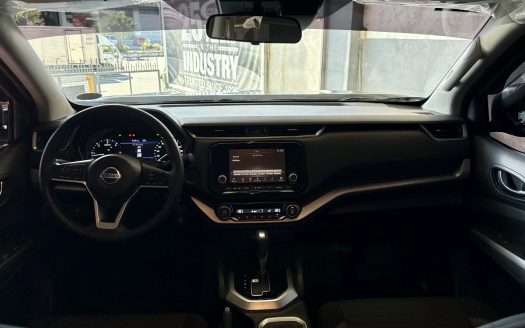 2025 NISSAN NAVARA VE CALIBRE 4X2 A/T. (BRAND NEW CONDITION).