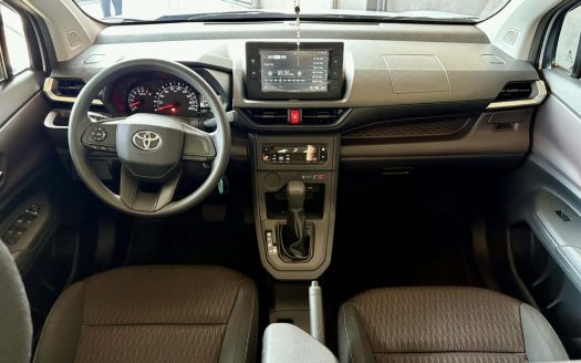 2025 TOYOTA AVANZA E A/T. (BRAND NEW CONDITION).