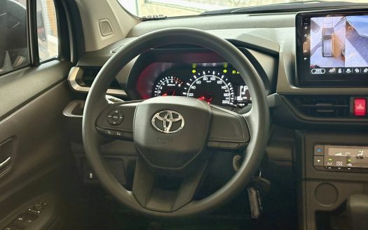 2025 TOYOTA AVANZA E A/T. (BRAND NEW CONDITION).