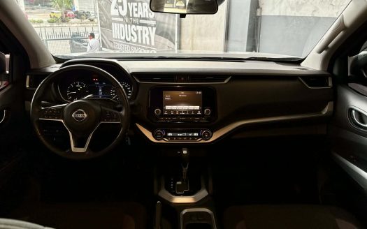 2025 NISSAN NAVARA VE CALIBRE 4X2 A/T. (BRAND NEW CONDITION).