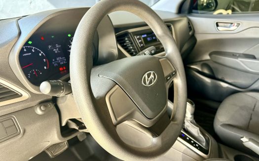 2019 HYUNDAI ACCENT A/T.