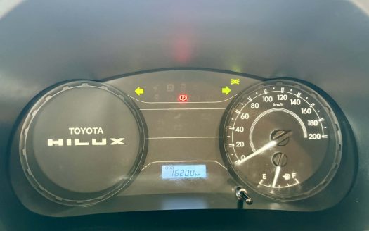 2025 TOYOTA HILUX TAMARAW DIESEL M/T.