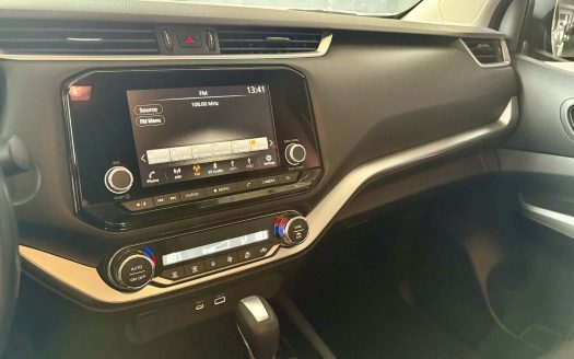 2025 NISSAN NAVARA VE CALIBRE 4X2 A/T. (BRAND NEW CONDITION).