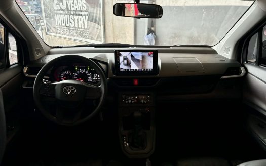2025 TOYOTA AVANZA E A/T. (BRAND NEW CONDITION).