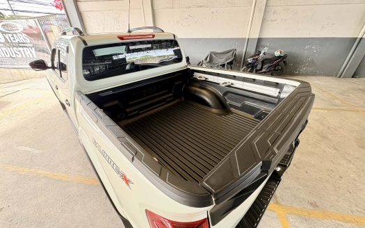 2024 NISSAN NAVARA CALIBRE-X A/T.