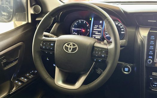 2022 TOYOTA FORTUNER Q 4X2 DIESEL A/T.