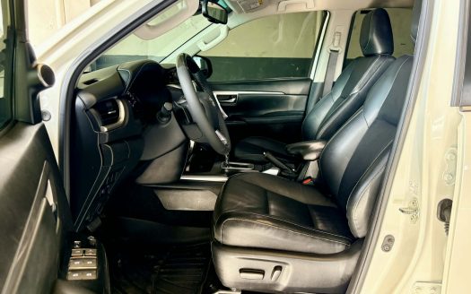 2022 TOYOTA FORTUNER Q 4X2 DIESEL A/T.