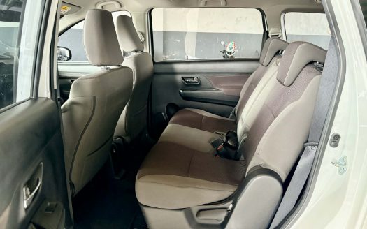 2025 SUZUKI ERTIGA GLX HYBRID A/T. (BRAND NEW CONDITION).