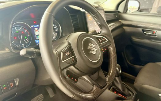 2025 SUZUKI ERTIGA GLX HYBRID A/T. (BRAND NEW CONDITION).