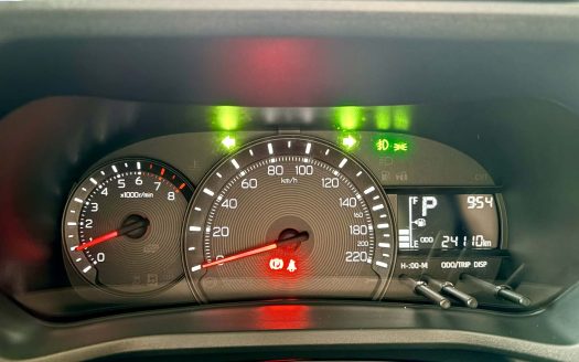 2025 TOYOTA AVANZA E A/T.