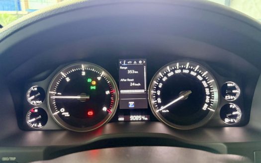 2017 TOYOTA LAND CRUISER 200 VX V8 PREMIUM A/T.