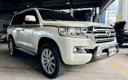 2017 TOYOTA LAND CRUISER 200 VX V8 PREMIUM A/T.