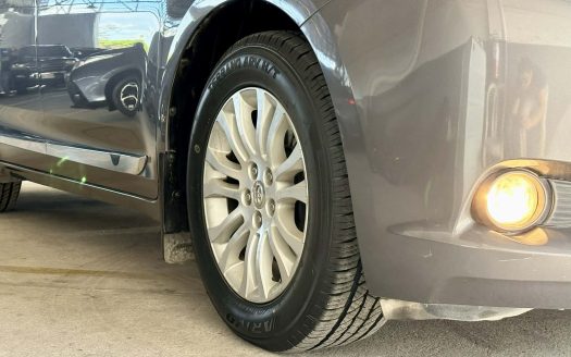 2014 TOYOTA SIENNA XLE A/T.