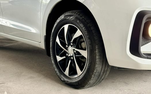 2025 SUZUKI ERTIGA GLX HYBRID A/T. (BRAND NEW CONDITION).