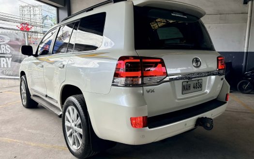 2017 TOYOTA LAND CRUISER 200 VX V8 PREMIUM A/T.