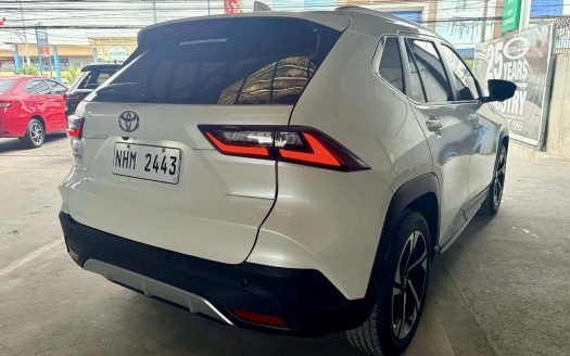 2024 TOYOTA YARIS CROSS V A/T.