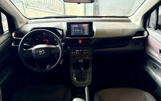 2025 TOYOTA AVANZA E A/T.